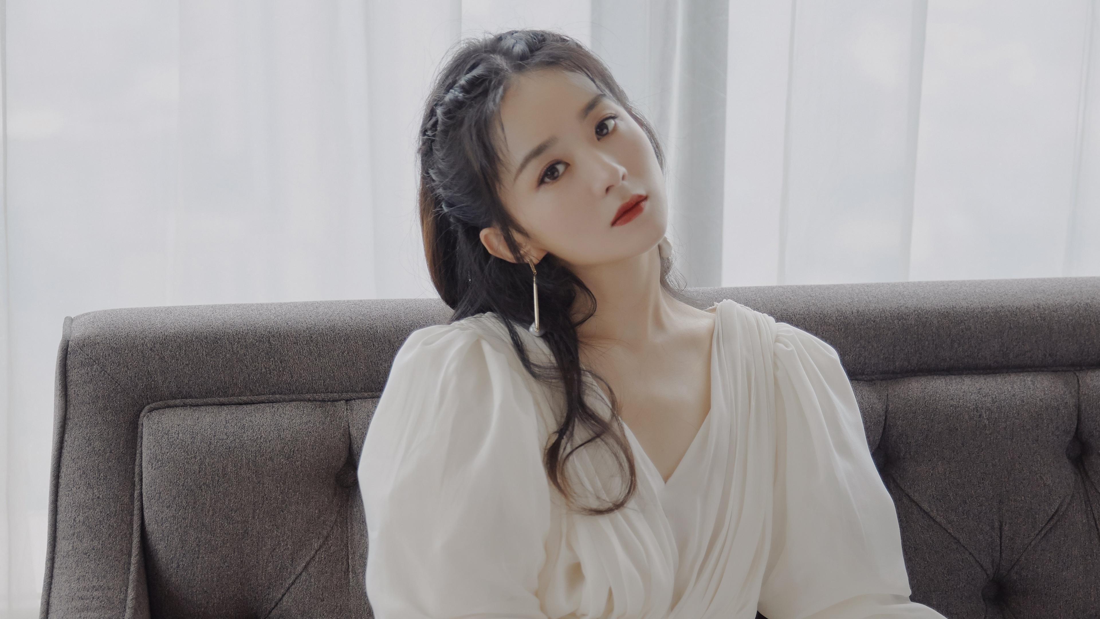 图卢兹通过快速边路传中形成威胁，图卢兹insa